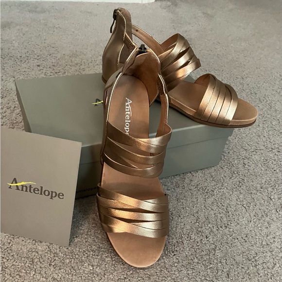 *NEW* Antelope Metallic Copper Sandals - Picture 3 of 5